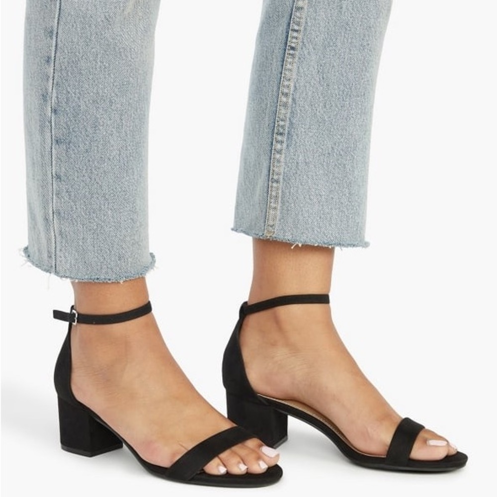 Black Mid height blocked heel sandals w/adjustable buckled ankle strap